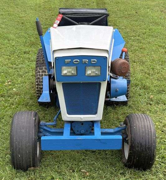 1967 Ford 140 Lawn & Garden Tractor