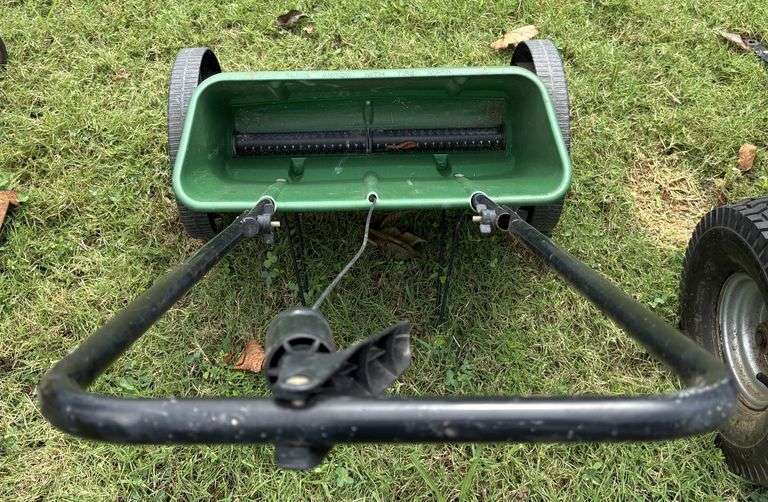 Lawn & Garden Spreaders