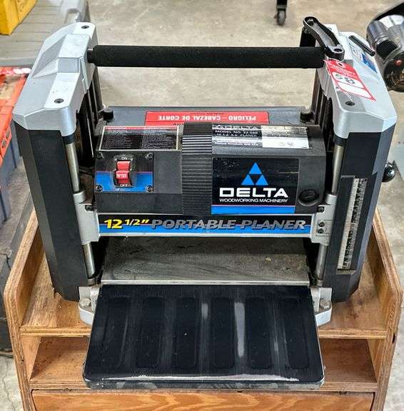 Delta No. 22-560 Wood Planer