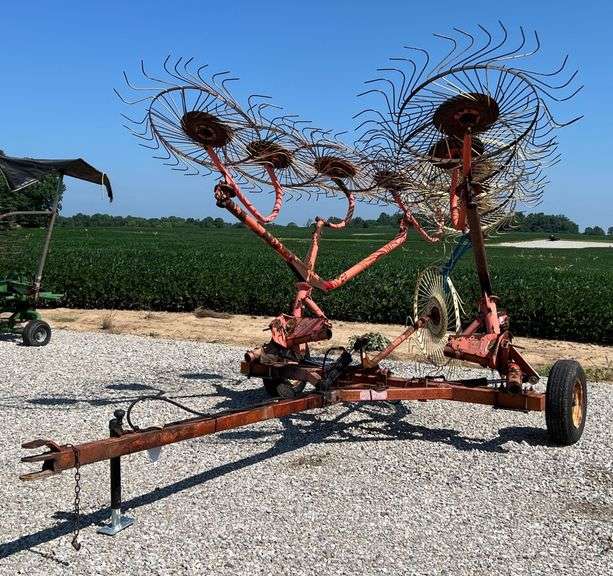BEFCO 10-Wheel "V" Hay Rake