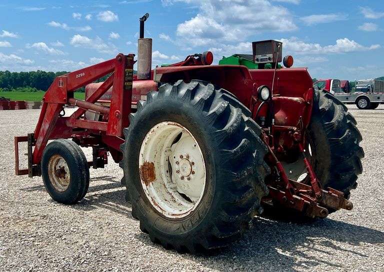 1976 IH 674 Tractor with IH 2250 Loader