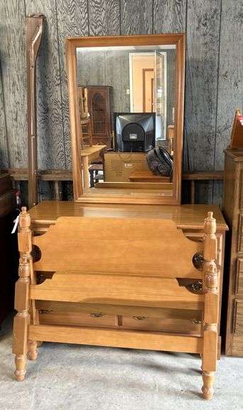 Maple 2-Piece Bedroom Suite