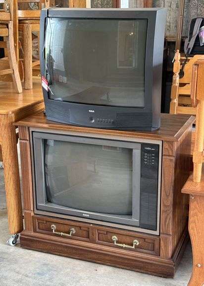 TVs & Coffee Table