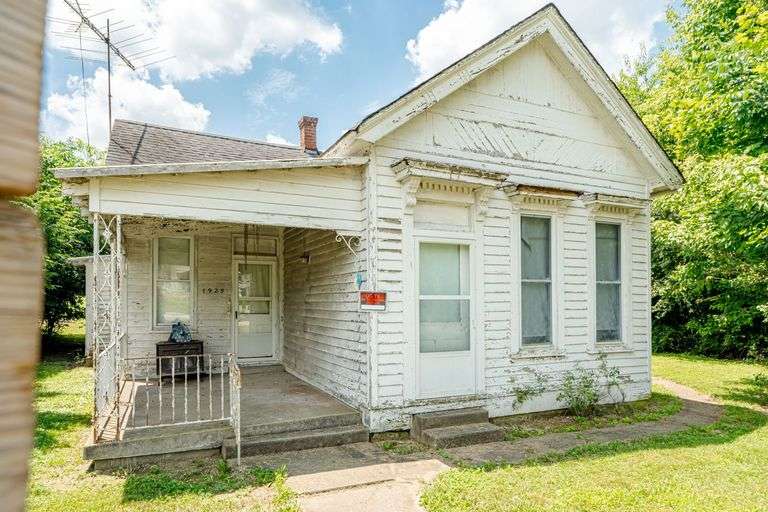 1925 Cross St Laconia, IN 47135 image