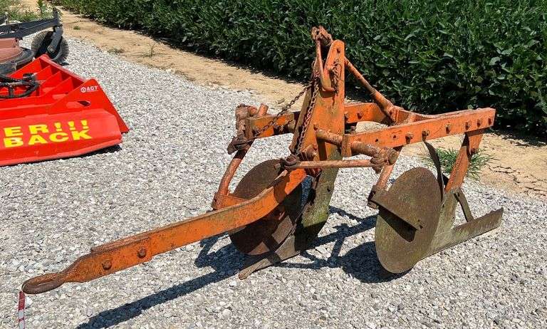 Allis-Chalmers 2x Snap Coupler Plow