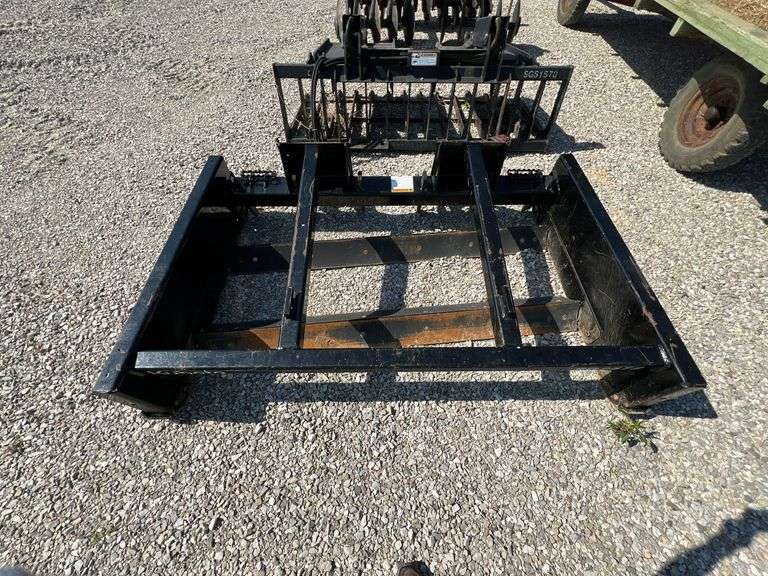 Kubota SG2572 Grader-Skid Steer Mtd