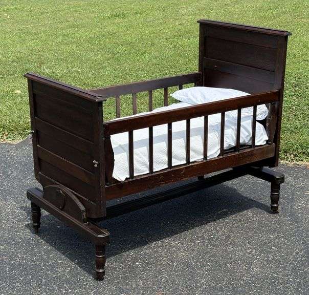 Early American Child's Decorative Rocking Style Bed/Crib