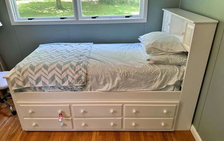 Modern White Twin Size Bed with Trundle Bed
