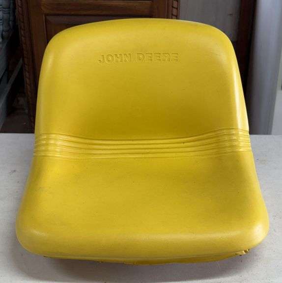 Garden Sprayers & Seat Cushion