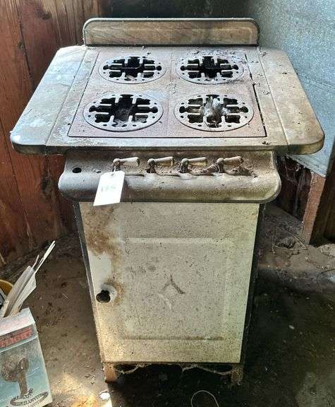 Early Enamel 4-Burner Gas Stove