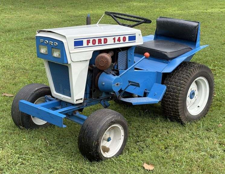 1967 Ford 140 Lawn & Garden Tractor