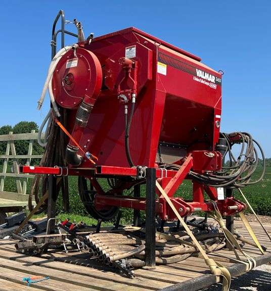 Valmar 2455 3-Pt Seeder