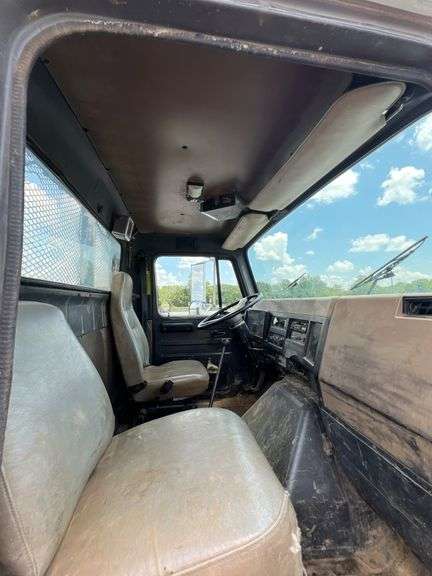 1994 International 4900 Flatbed Truck