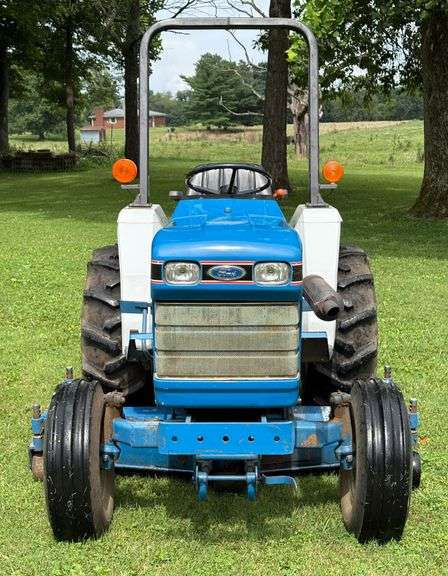 1987-1998 Ford 1320 Tractor with Mid-Mount Ford 914 Mower