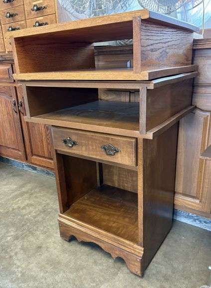 End Tables & Display Stands