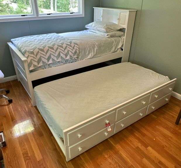 Modern White Twin Size Bed with Trundle Bed
