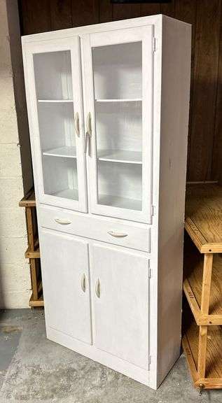 Vintage White Painted Kitchen Cabinets