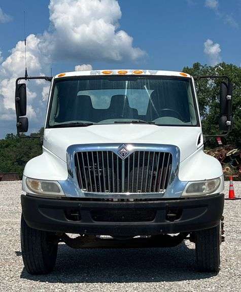 2002 International 4400 Truck