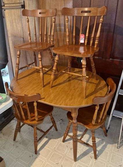 Maple Dinette Table & Chairs