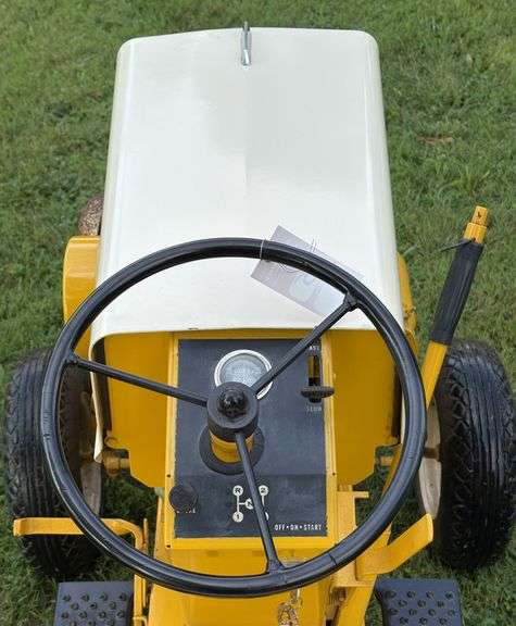 1967 Internation Cub Cadet 71 Lawn & Garden Tractor