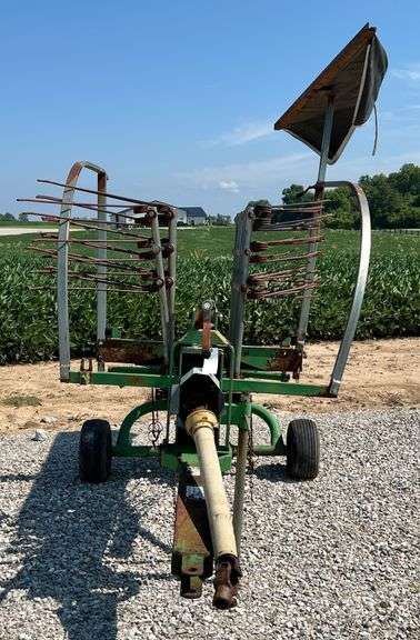 Frontier RR1012E Rotary Hay Rake