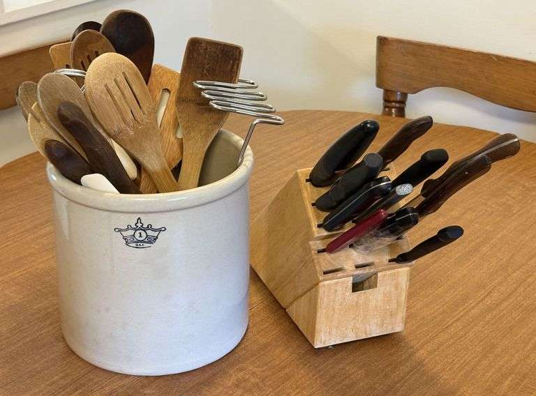 1 Gal Crock & Cooking Utensils/Cutlery image