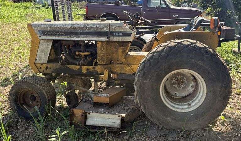 IH Cub Lo-Boy 154 Tractor