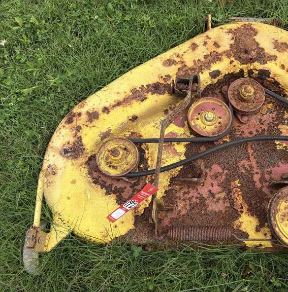 John Deere 110 Mower Deck