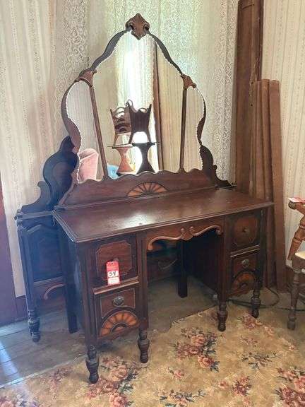 1930s Era Bedroom Suite