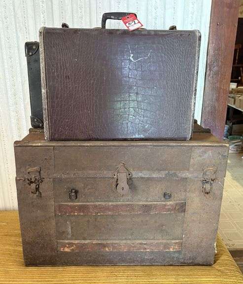 Vintage Trunk & Suitcases