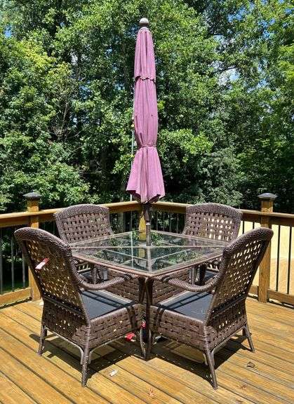 Outdoor Patio Table & Chairs with Umbrella