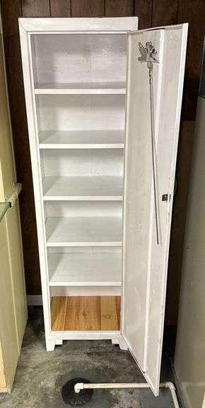 Vintage White Painted Kitchen Cabinets