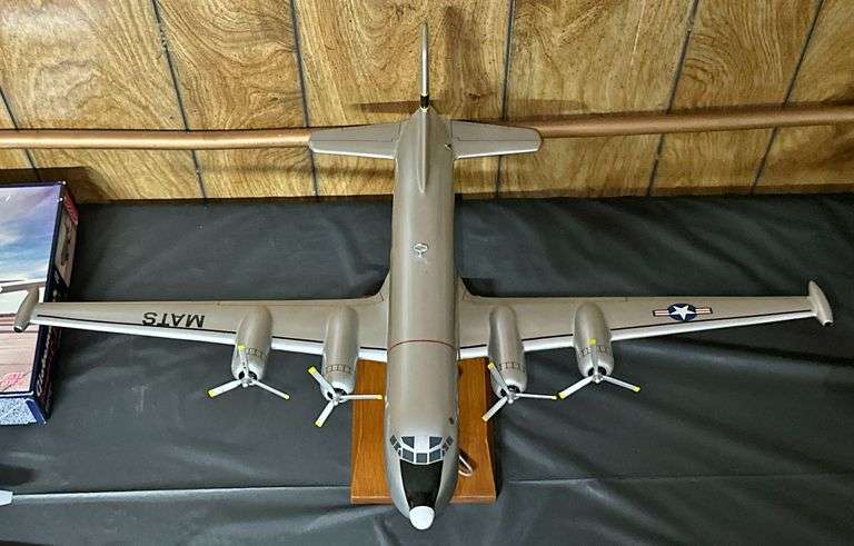 Globe Master II C-124C Replica Plane