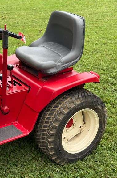 1978 Wheel Horse C-121 Lawn & Garden Tractor