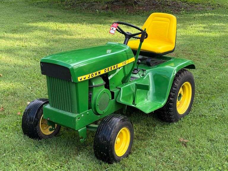 1968 John Deere 110 Lawn & Garden Tractor