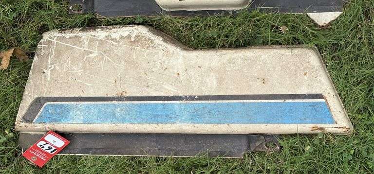 IH Cub Cadet 1200 Side Panels