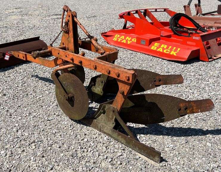 Allis-Chalmers 2x Snap Coupler Plow