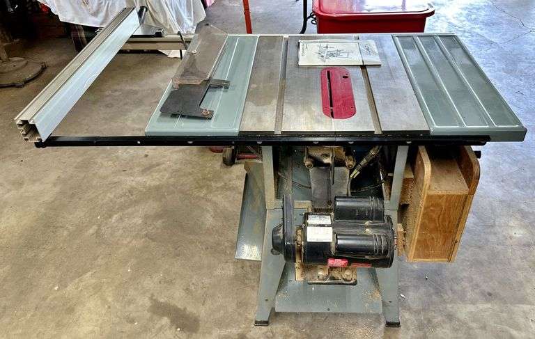 Delta 10" Contractors Series 2000 Saw