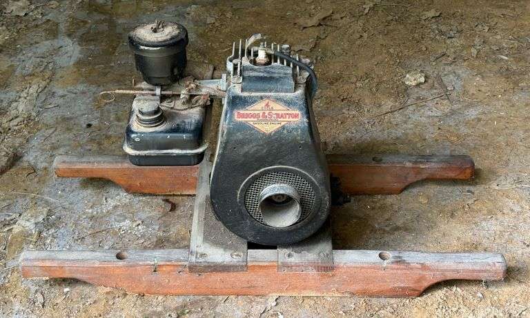 Briggs & Stratton 4 Cycle Engine on Wood Skids