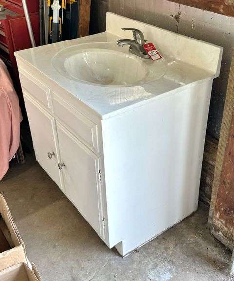 Kitchen Vanity & Cabinet