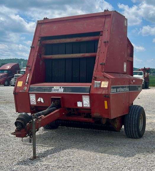 Case-IH 8460 Round Hay Baler