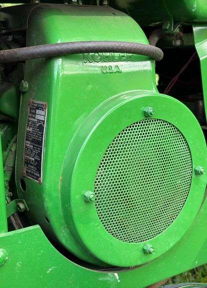 1968 John Deere 110 Lawn & Garden Tractor