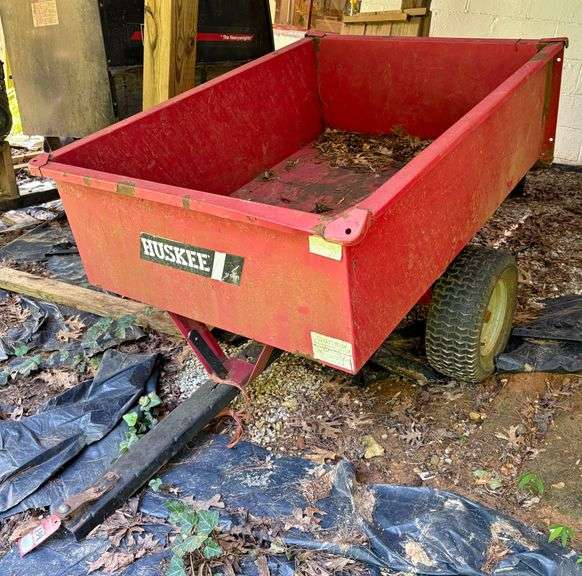 Huskee 17 Cu Ft Dump Style Lawn Cart