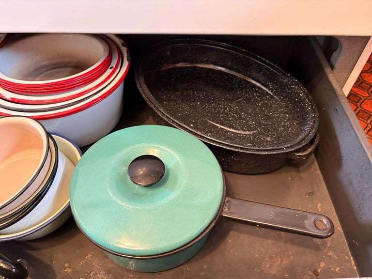 Cook & Enamel Ware