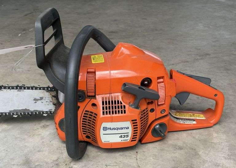 Husqvarna 435 Gas Powered Chainsaw