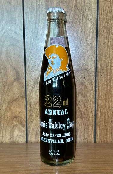 1985 Coca-Cola "Annie Oakley Days" Commemorative Bottle - Rare image