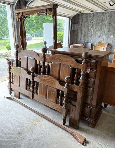 Pine 3-Piece Bedroom Suite image