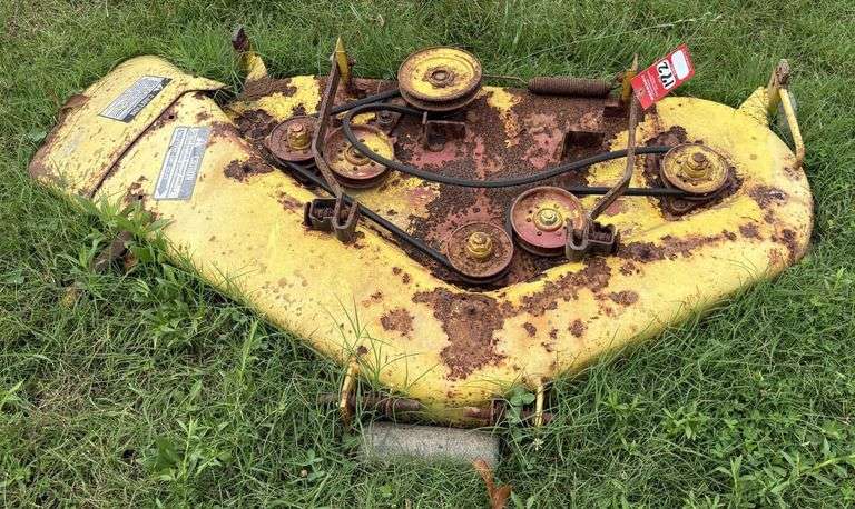John Deere 110 Mower Deck