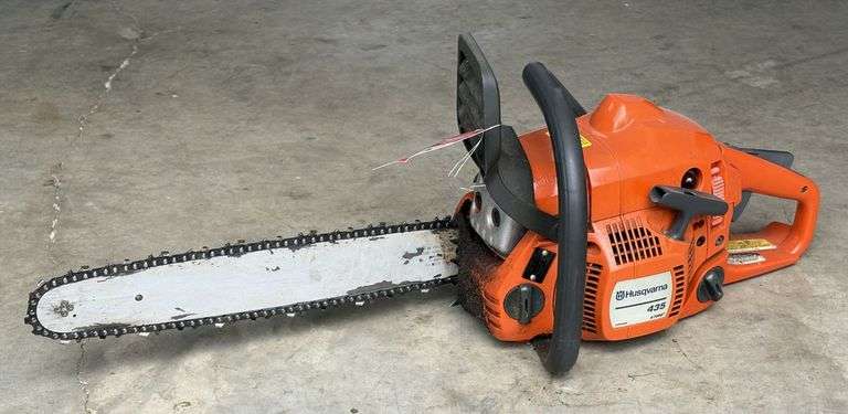 Husqvarna 435 Gas Powered Chainsaw