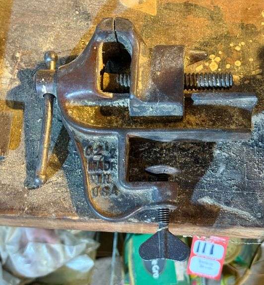 Duracraft 4" Swivel Vise & 2.5" Anvil Vise